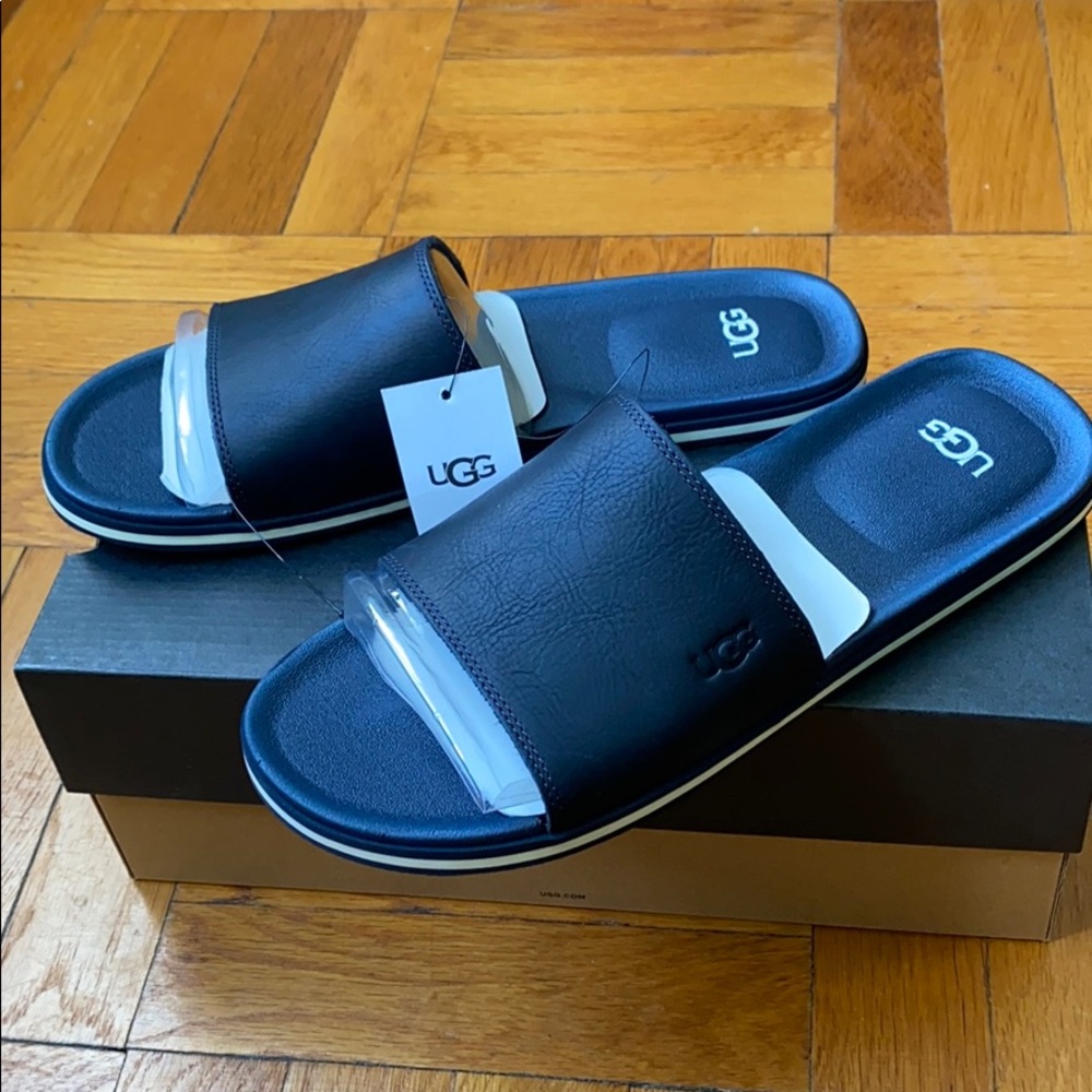 ‼️SOLD‼️Mens UGG Leather Sandals Flip-Flops - Picture 1 of 6